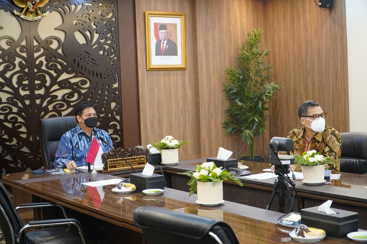 https://fajarntt.com/2020/12/31/menko-airlangga-hartarto-pemerintah-perpanjang-subsidi-bunga-kur-di-2021/ Menko