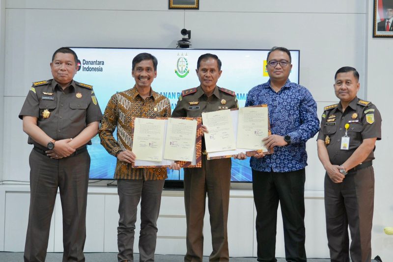 PLN menandatangani Nota Kesepahaman (MoU) dengan Kejaksaan Tinggi Nusa Tenggara Barat (NTB) dan Kejaksaan Tinggi Nusa Tenggara Timur (NTT)