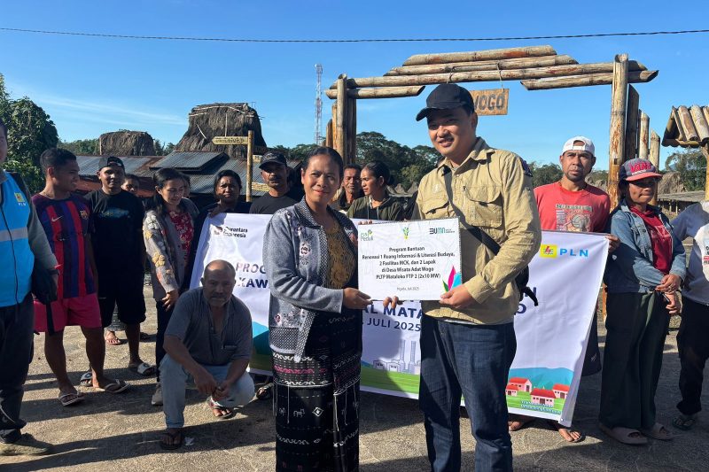 PLN UIP Nusrat merealisasikan program Tanggung Jawab Sosial dan Lingkungan (TJSL) di Desa Wisata Adat Wogo, Kecamatan Golewa, Kabupaten Ngada, Nusa Tenggara Timur.
