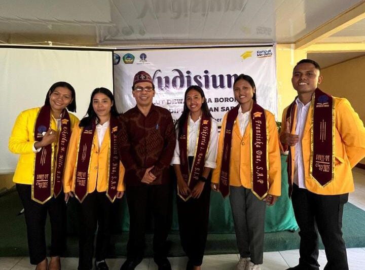Universitas Terbuka (UT) Salut Dewantara Borong menggelar acara yudisium bagi 46 mahasiswa yang berhasil menyelesaikan studi pada tahun akademik 2024/2025. (Dok. Fajar NTT)