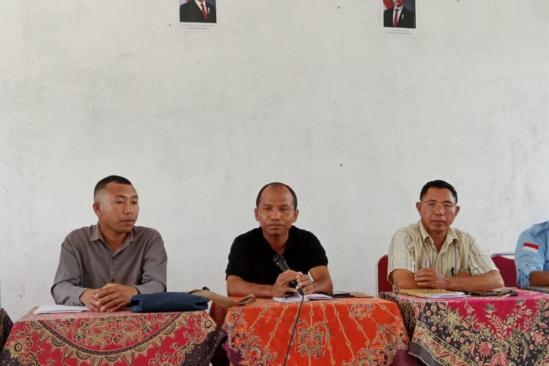 PGRI Kota Komba Utara menggelar konsolidasi menjelang HUT PGRI ke-80 yang bertempat di kantor SMPN 3 Kota Komba Utara (Foto: Nal Jehaut).