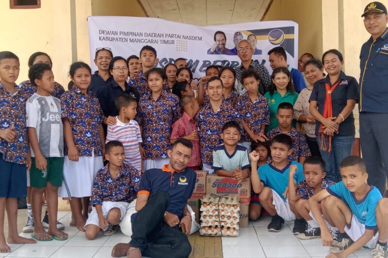 DPD Partai NasDem Kabupaten Manggarai Timur menggelar kegiatan sosial di Sekolah Luar Biasa (SLB) Negeri Borong, Sabtu (8/11/2025).