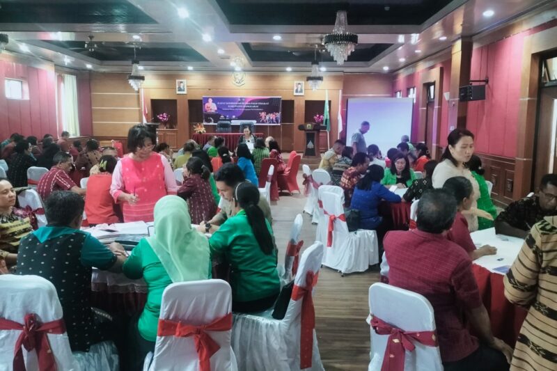 Rapat Koordinasi (Rakor) Bunda PAUD Tingkat Kabupaten Manggarai yang digelar di Aula Ranaka, Kantor Bupati Manggarai, pada Sabtu (8/11/2025).