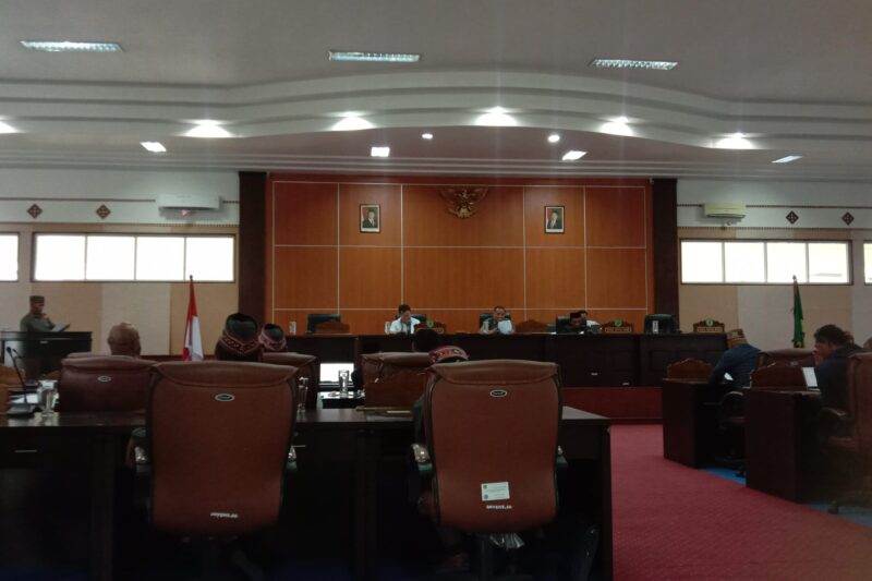 DPRD Kabupaten Manggarai Barat menggelar rapat paripurna ke-5 masa sidang I tahun 2025–2026 pada Rabu (12/11)